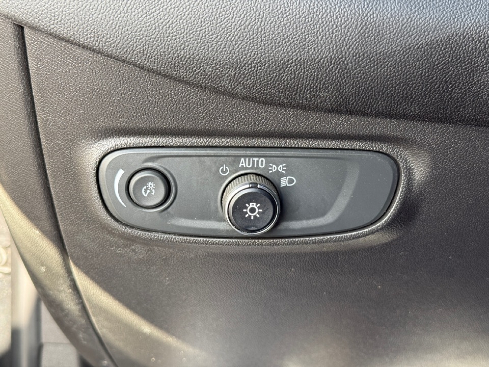 2019 Chevrolet Equinox LT, 39249, Photo