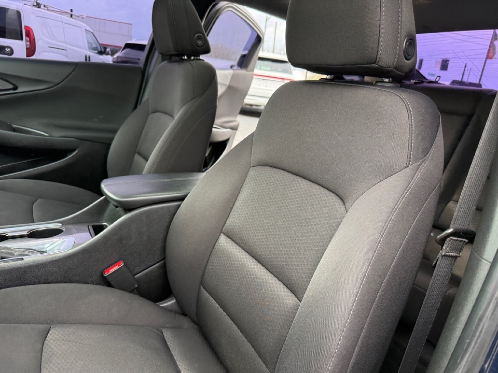 2019 Chevrolet Malibu LT, 39708, Photo