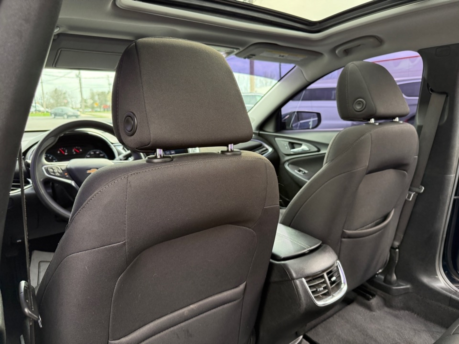 2019 Chevrolet Malibu LT, 39708, Photo