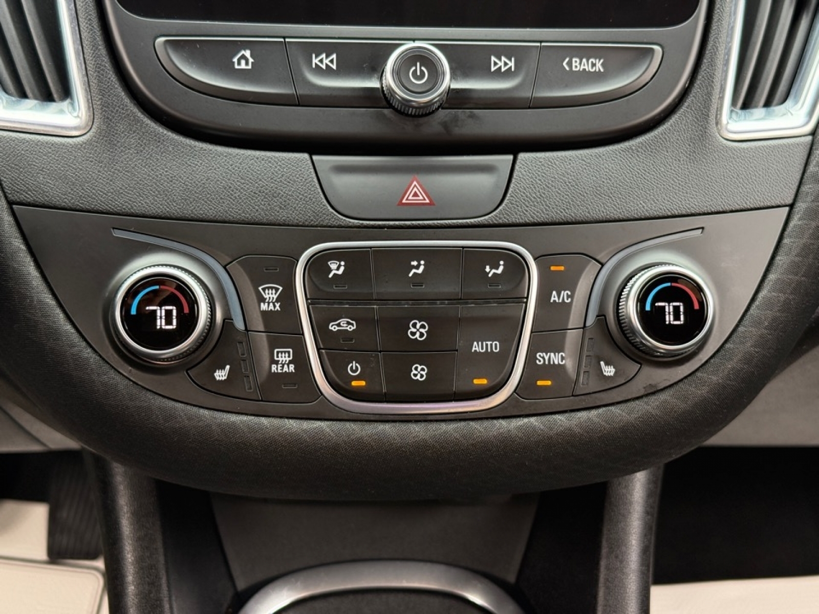 2019 Chevrolet Malibu LT, 39708, Photo