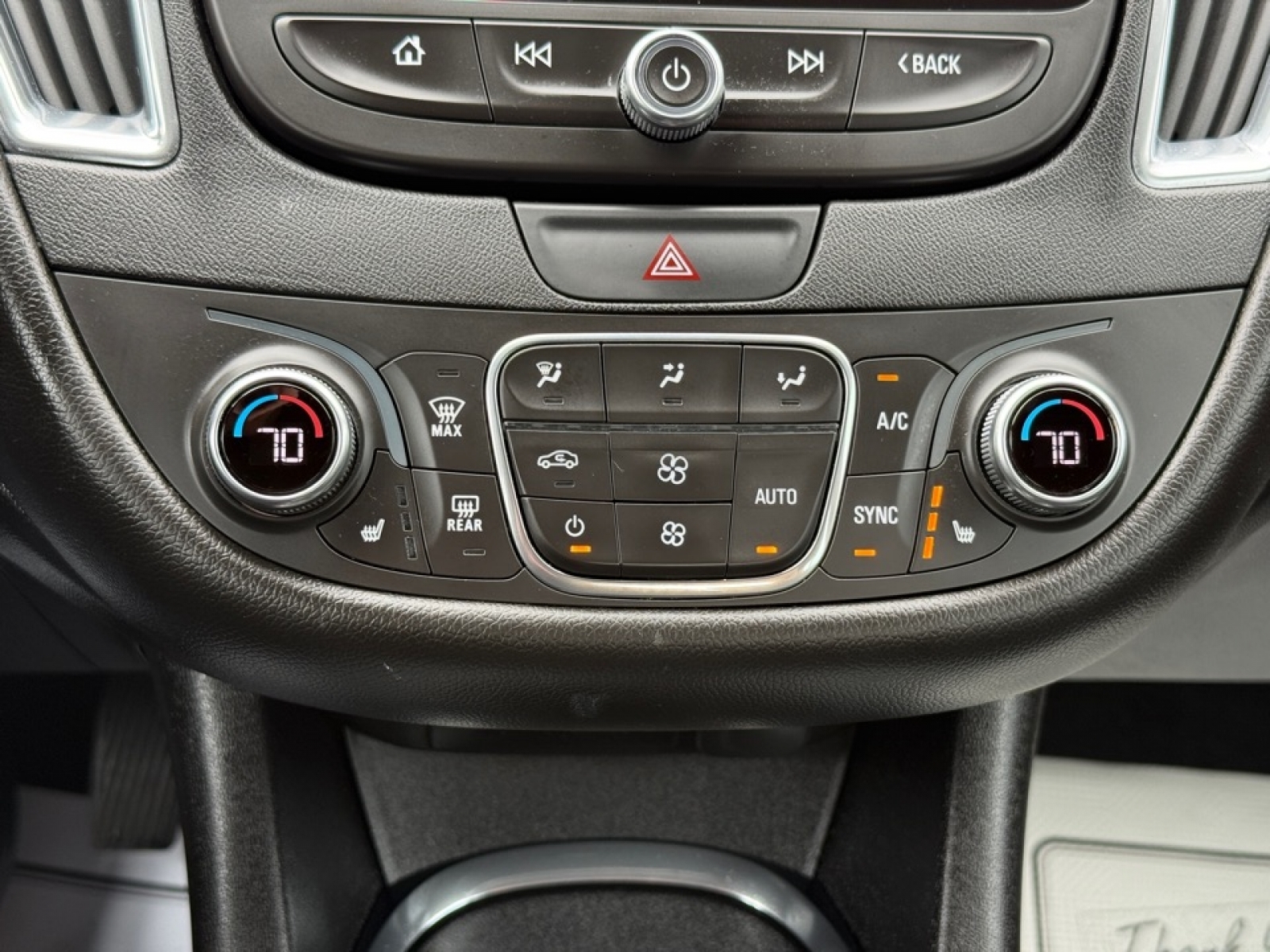 2019 Chevrolet Malibu LT, 39814, Photo