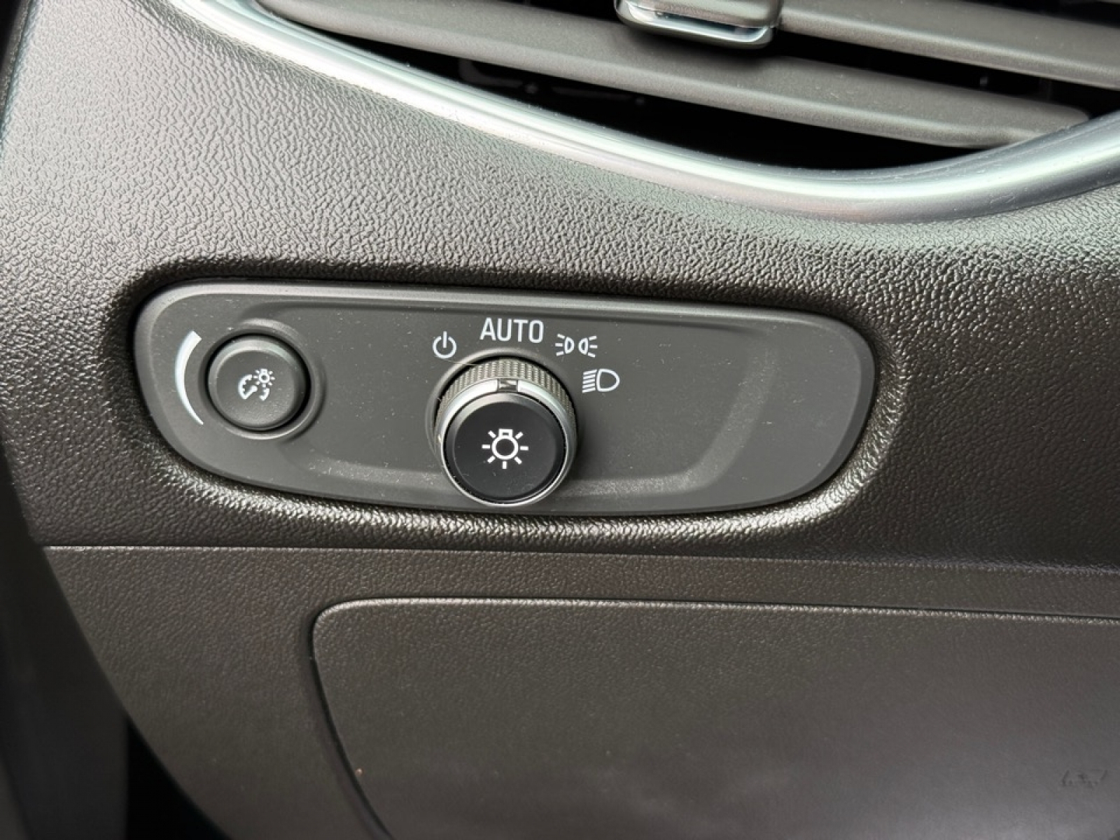 2019 Chevrolet Malibu LT, 39814, Photo