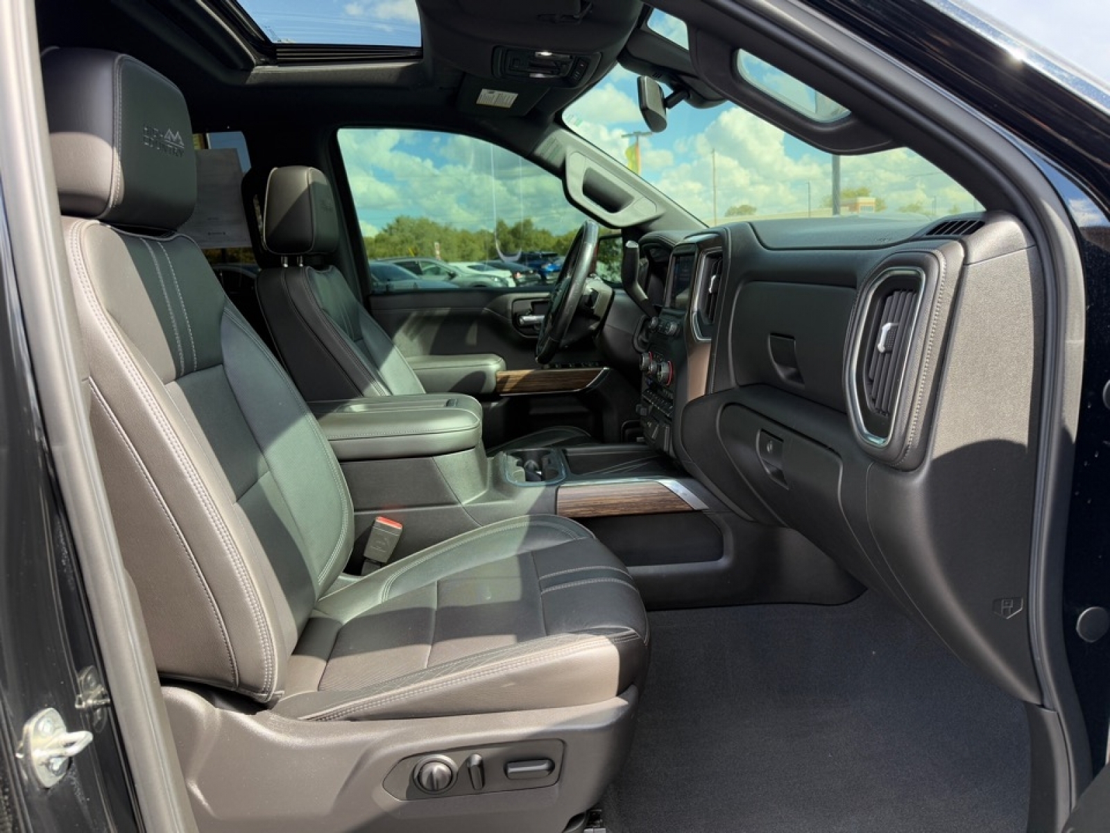 2019 Chevrolet Silverado 1500 High Country, 37129B, Photo