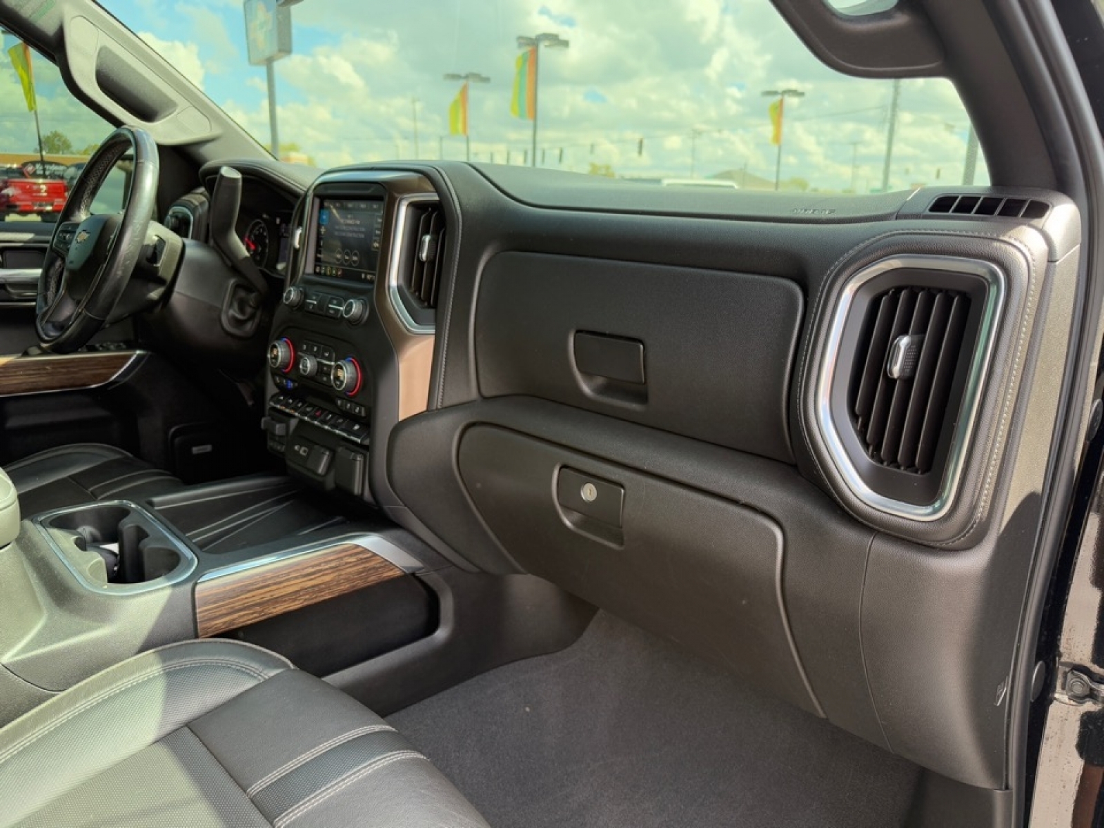 2019 Chevrolet Silverado 1500 High Country, 37129B, Photo