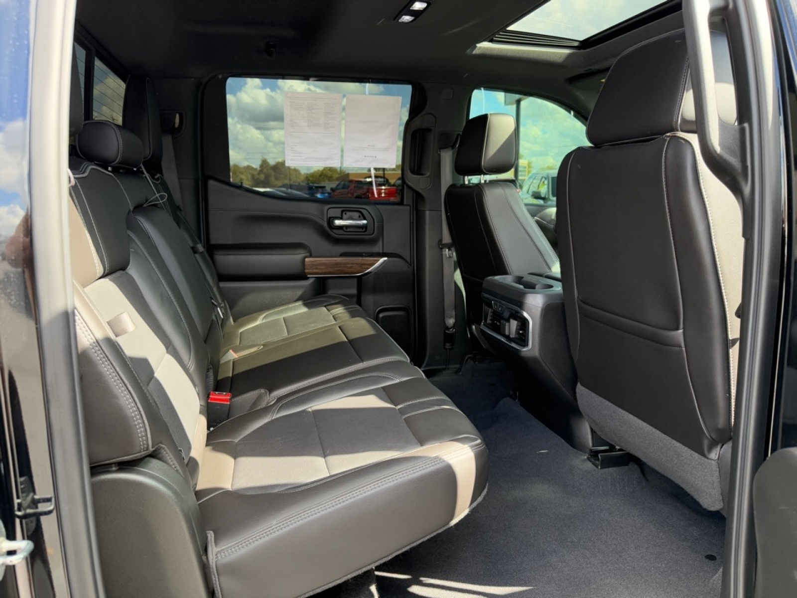 2019 Chevrolet Silverado 1500 High Country, 37129B, Photo