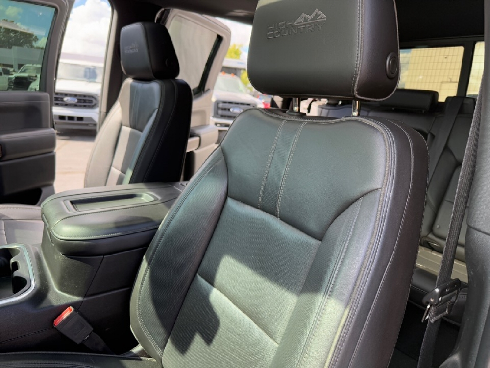 2019 Chevrolet Silverado 1500 High Country, 37129B, Photo