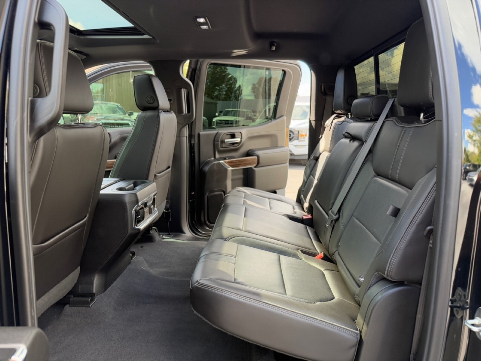 2019 Chevrolet Silverado 1500 High Country, 37129B, Photo