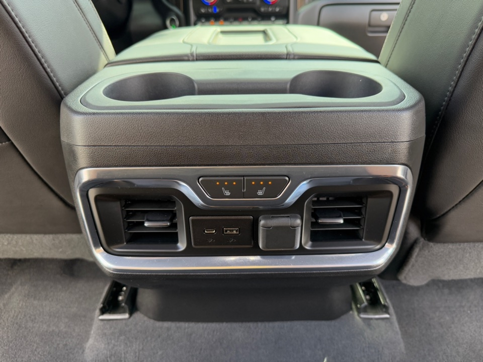 2019 Chevrolet Silverado 1500 High Country, 37129B, Photo