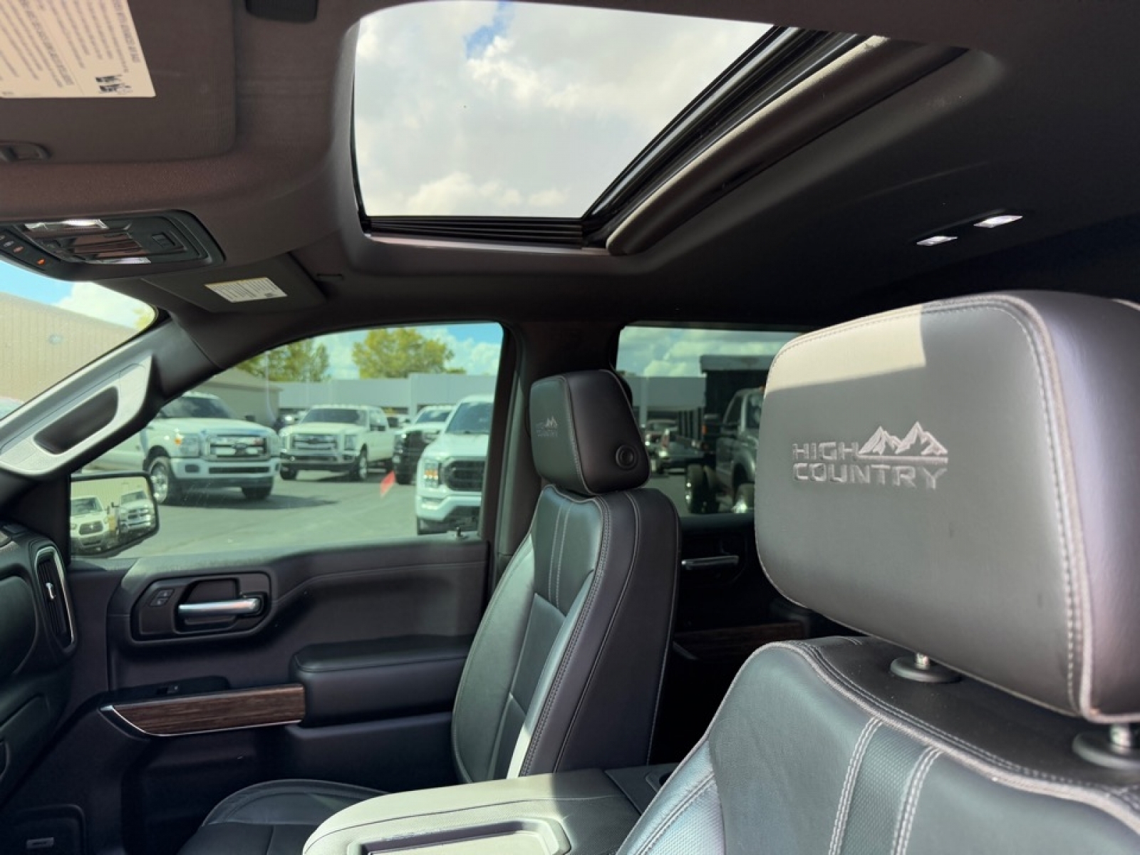 2019 Chevrolet Silverado 1500 High Country, 37129B, Photo