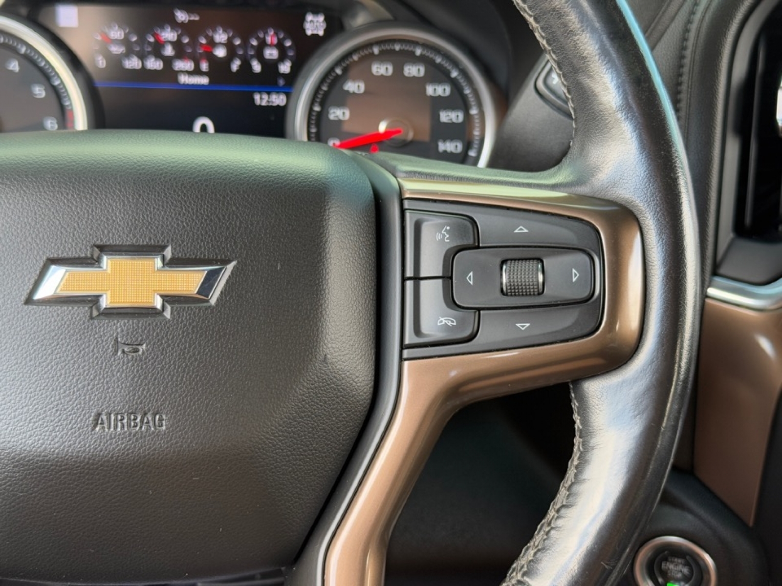 2019 Chevrolet Silverado 1500 High Country, 37129B, Photo
