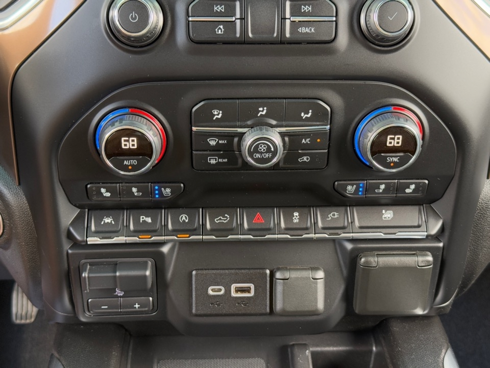 2019 Chevrolet Silverado 1500 High Country, 37129B, Photo