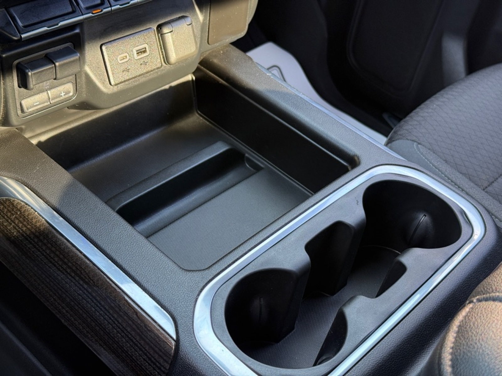 2019 Chevrolet Silverado 1500 RST, 39037A, Photo