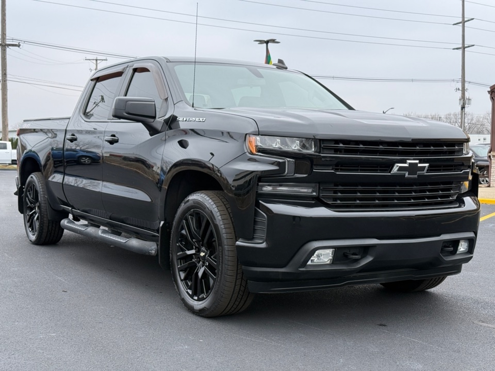 2019 Chevrolet Silverado 1500 RST photo 2