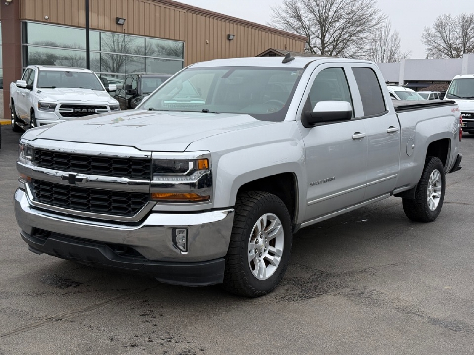 2019 Chevrolet Silverado 1500 LD LT, 39448, Photo