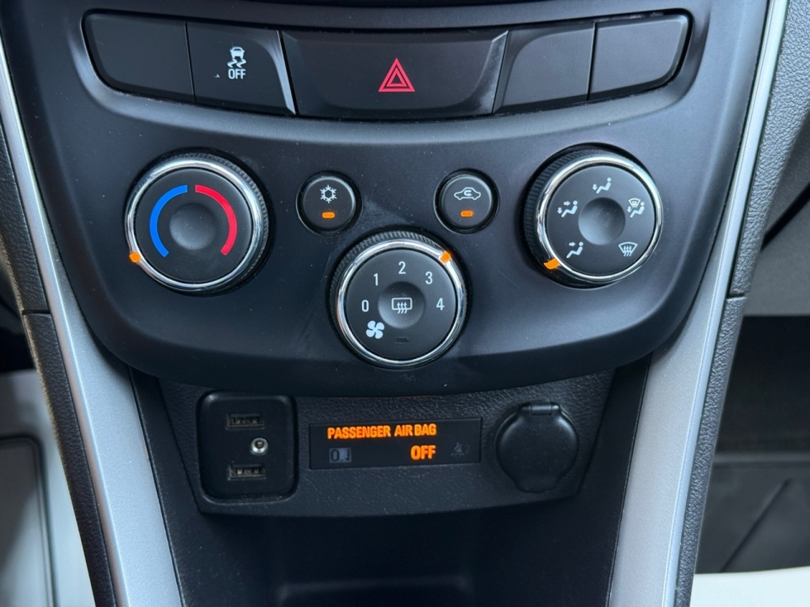 2019 Chevrolet Trax LT photo 32