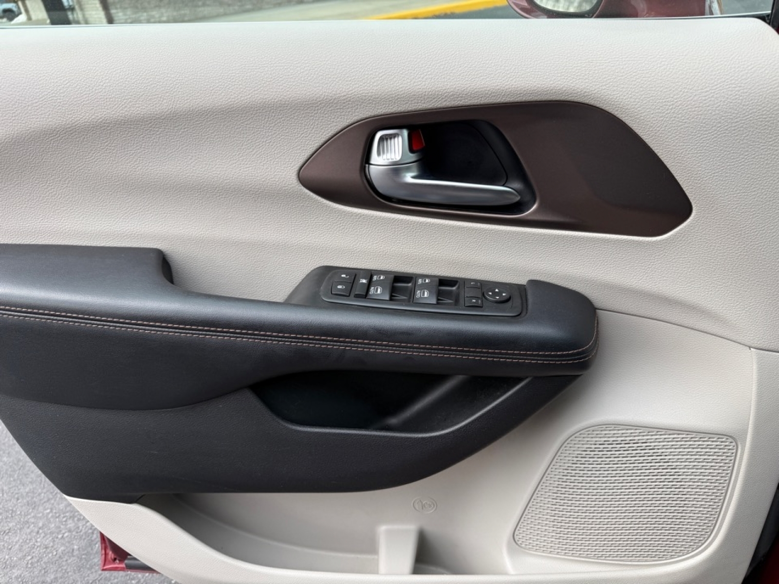 2019 Chrysler Pacifica Touring L Plus, 39316, Photo