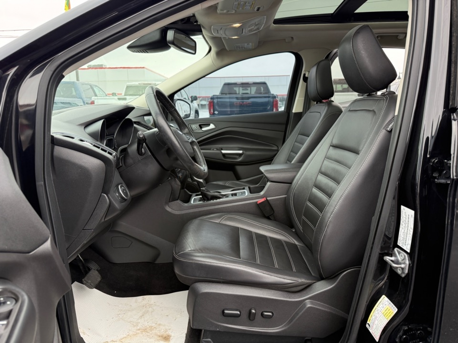 2019 Ford Escape Titanium, 39478, Photo