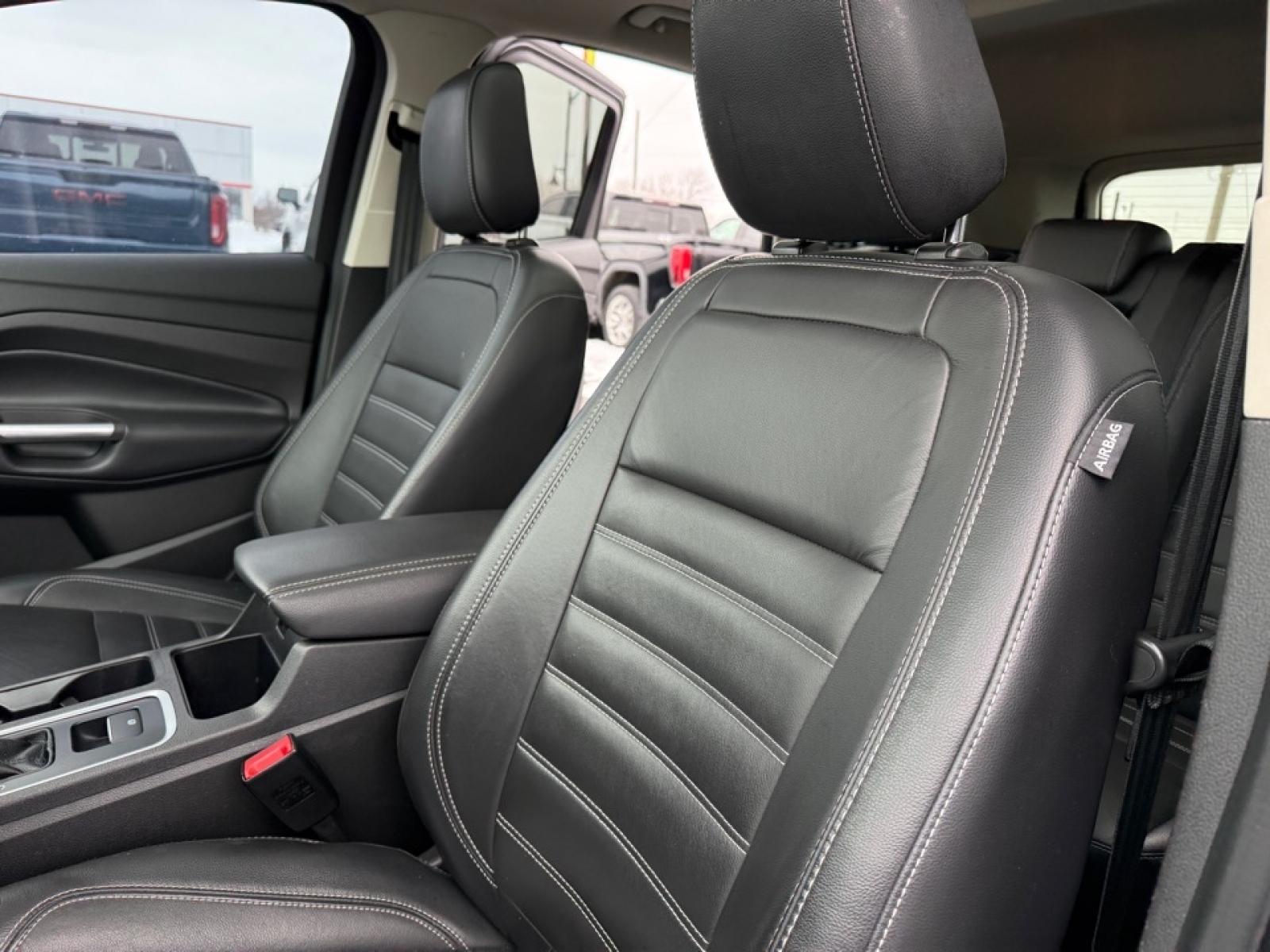 2019 Ford Escape Titanium, 39478, Photo