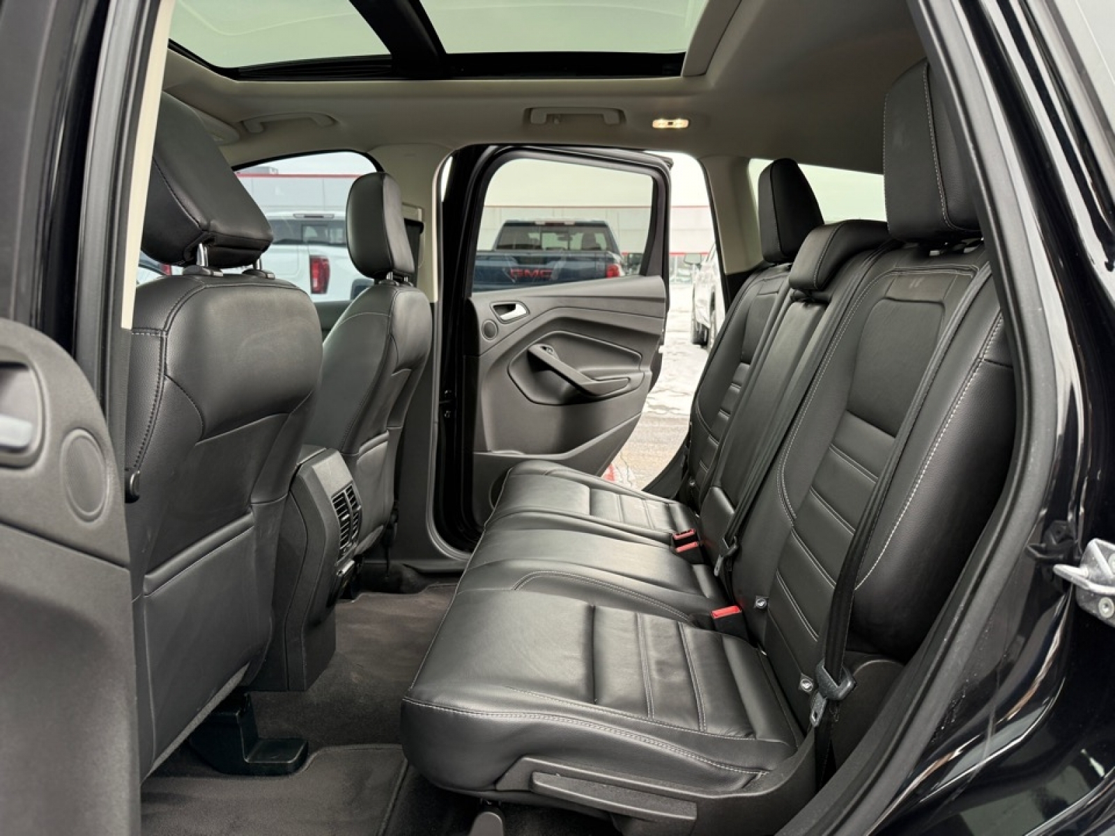 2019 Ford Escape Titanium, 39478, Photo