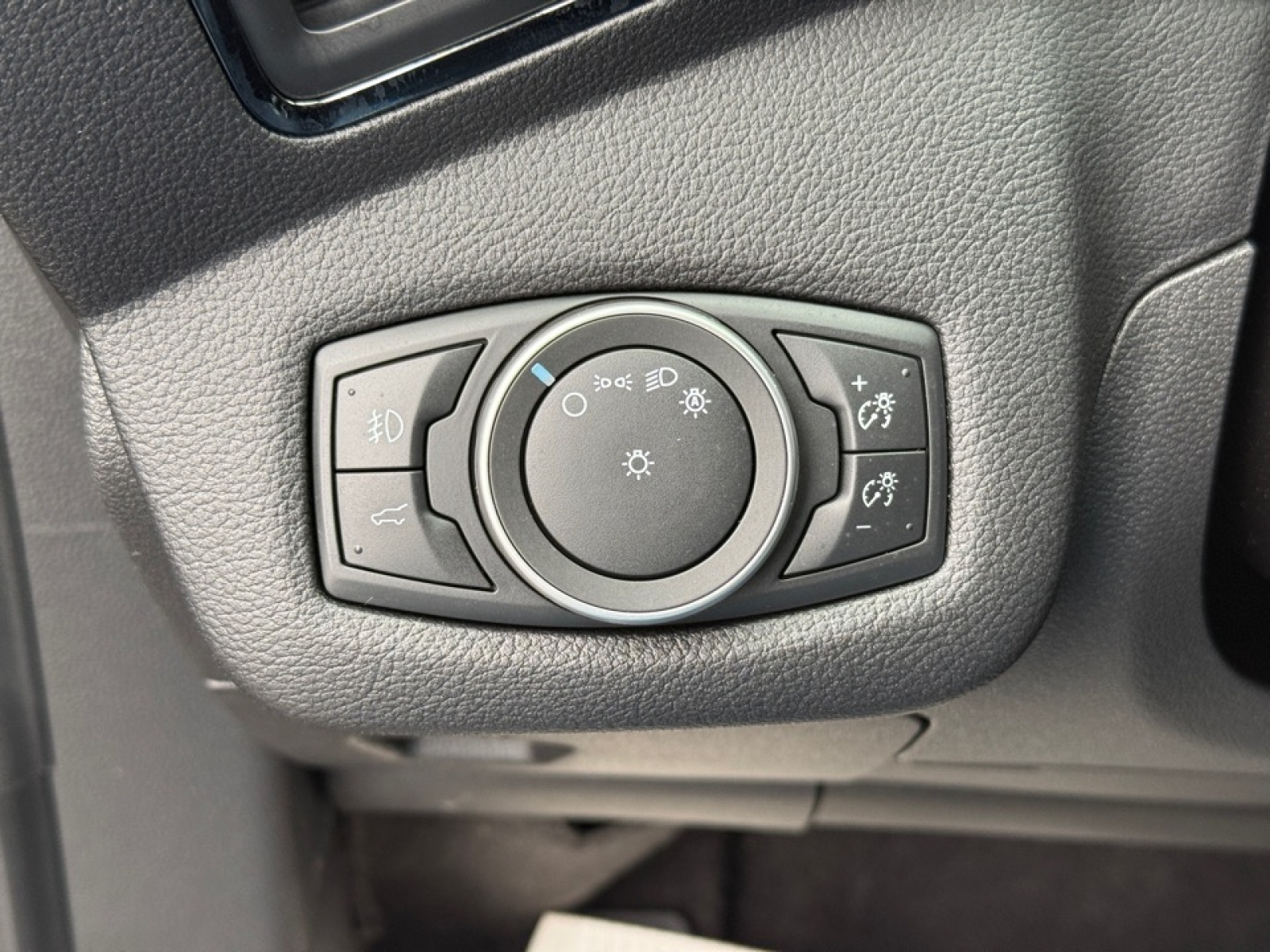 2019 Ford Escape Titanium, 39478, Photo