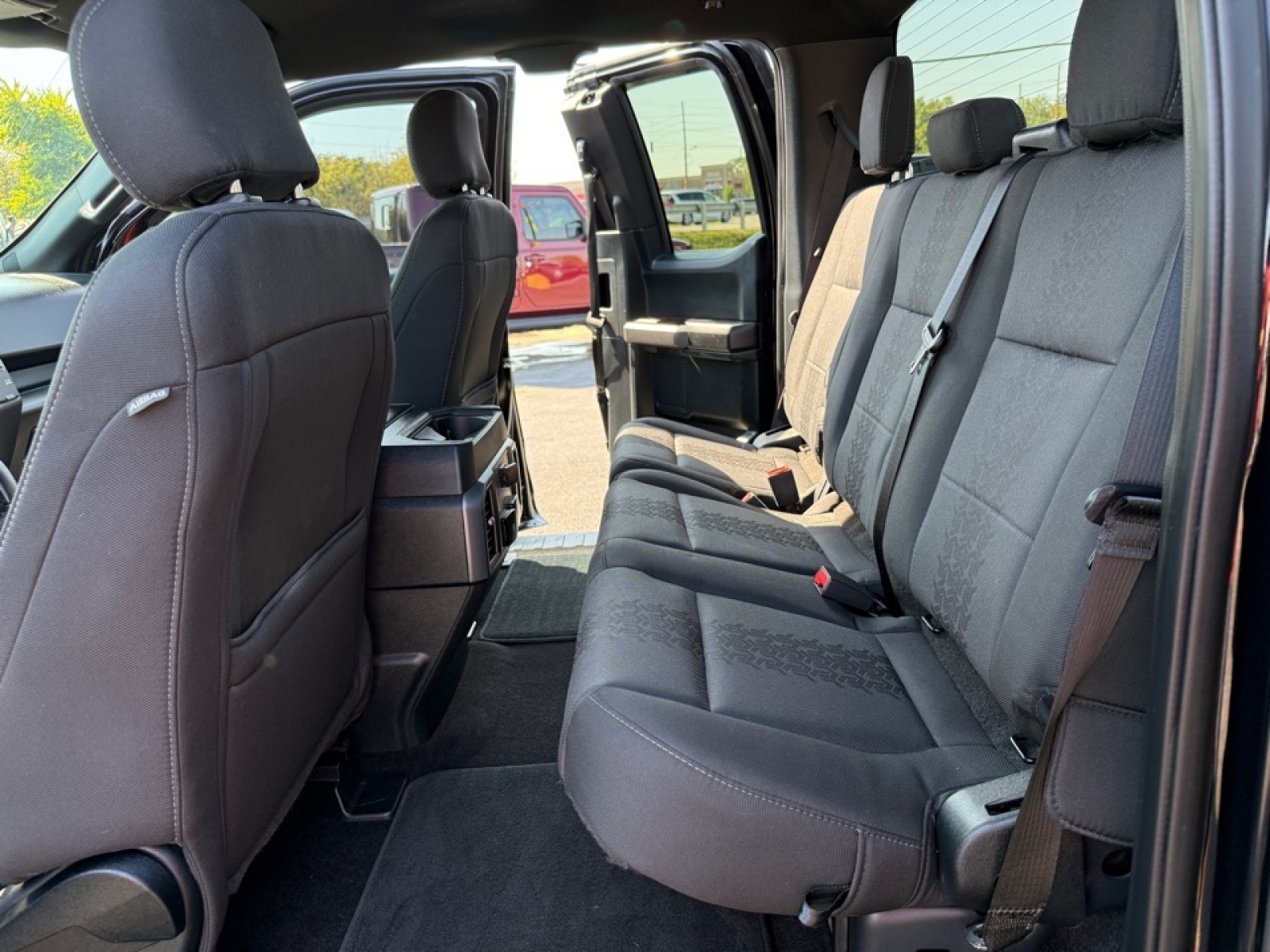 2019 Ford F-150 XLT photo 16