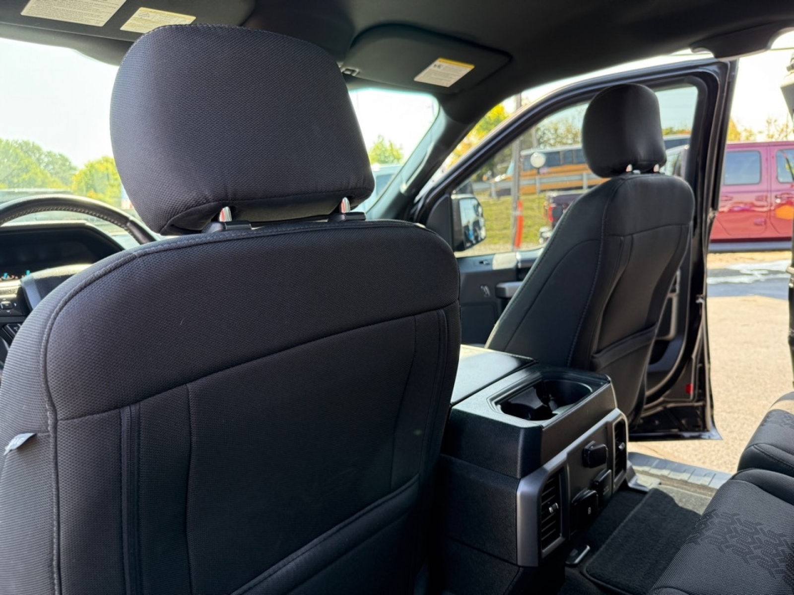 2019 Ford F-150 XLT photo 18