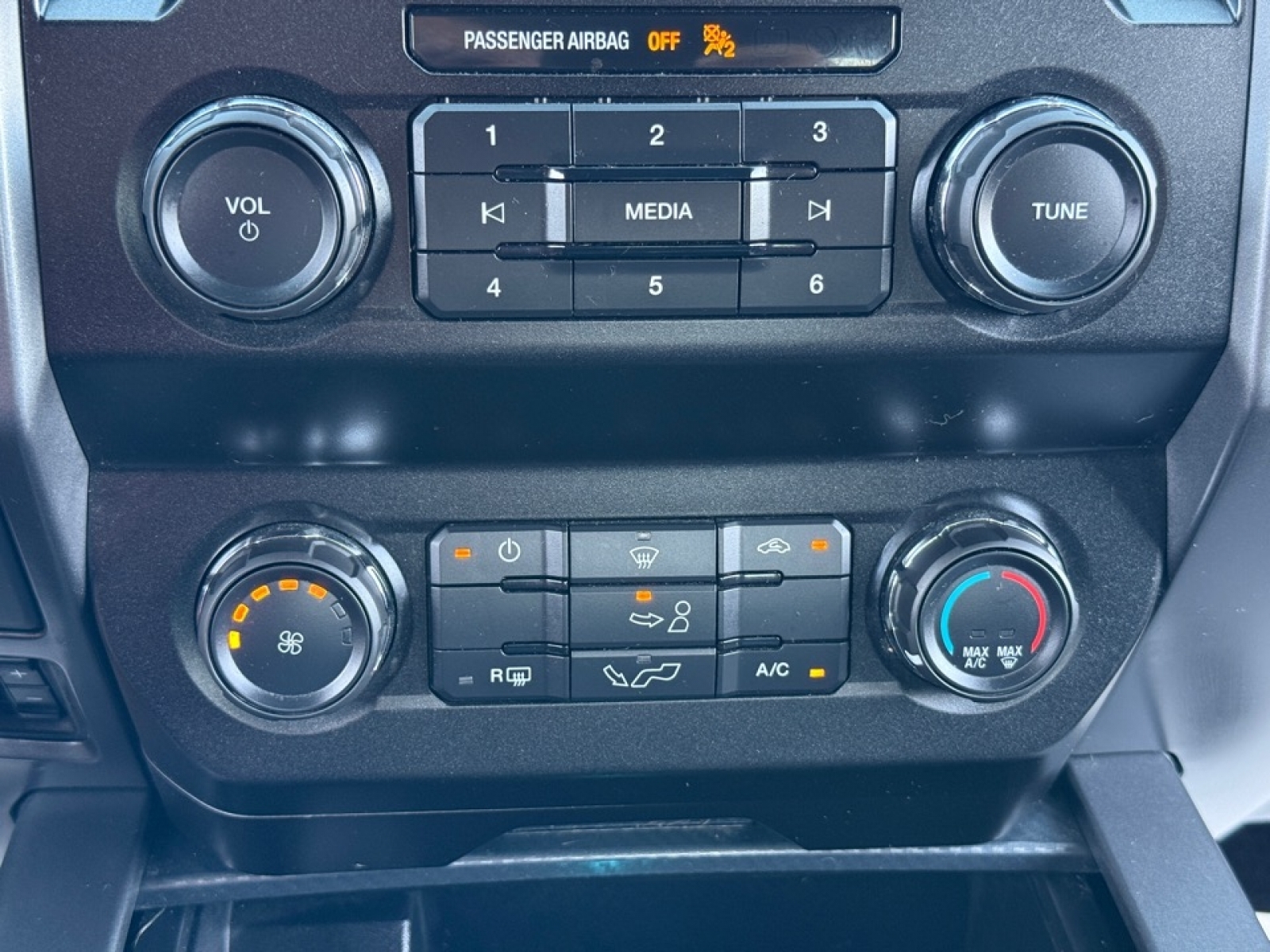 2019 Ford F-150 XLT photo 33