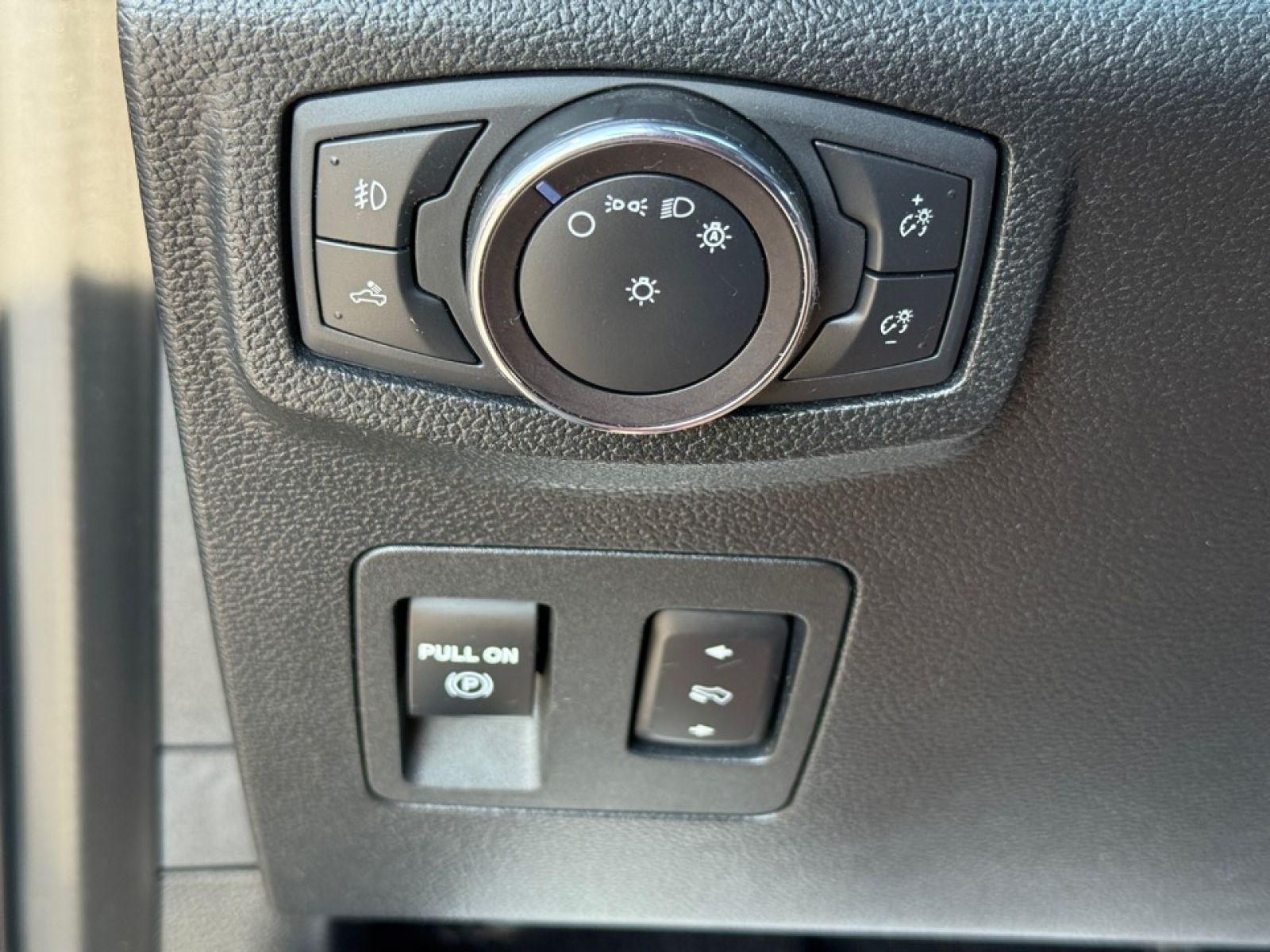 2019 Ford F-150 XLT photo 38