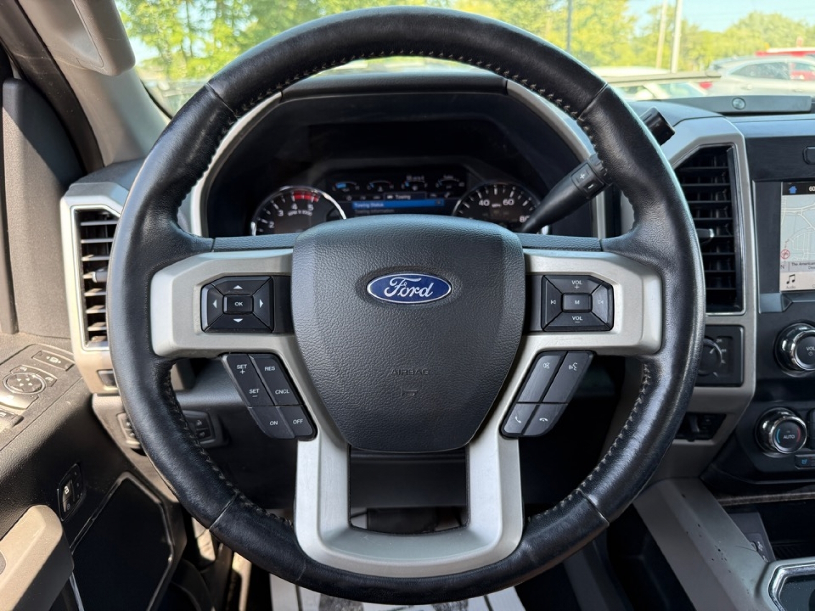 2019 Ford F-350 LARIAT, 38604, Photo
