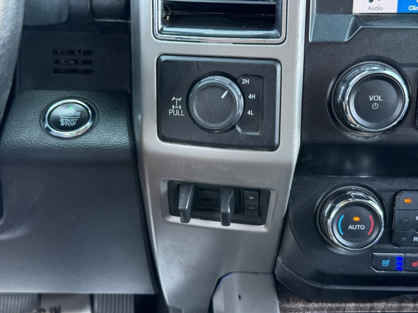 2019 Ford F-350 LARIAT, 38604, Photo