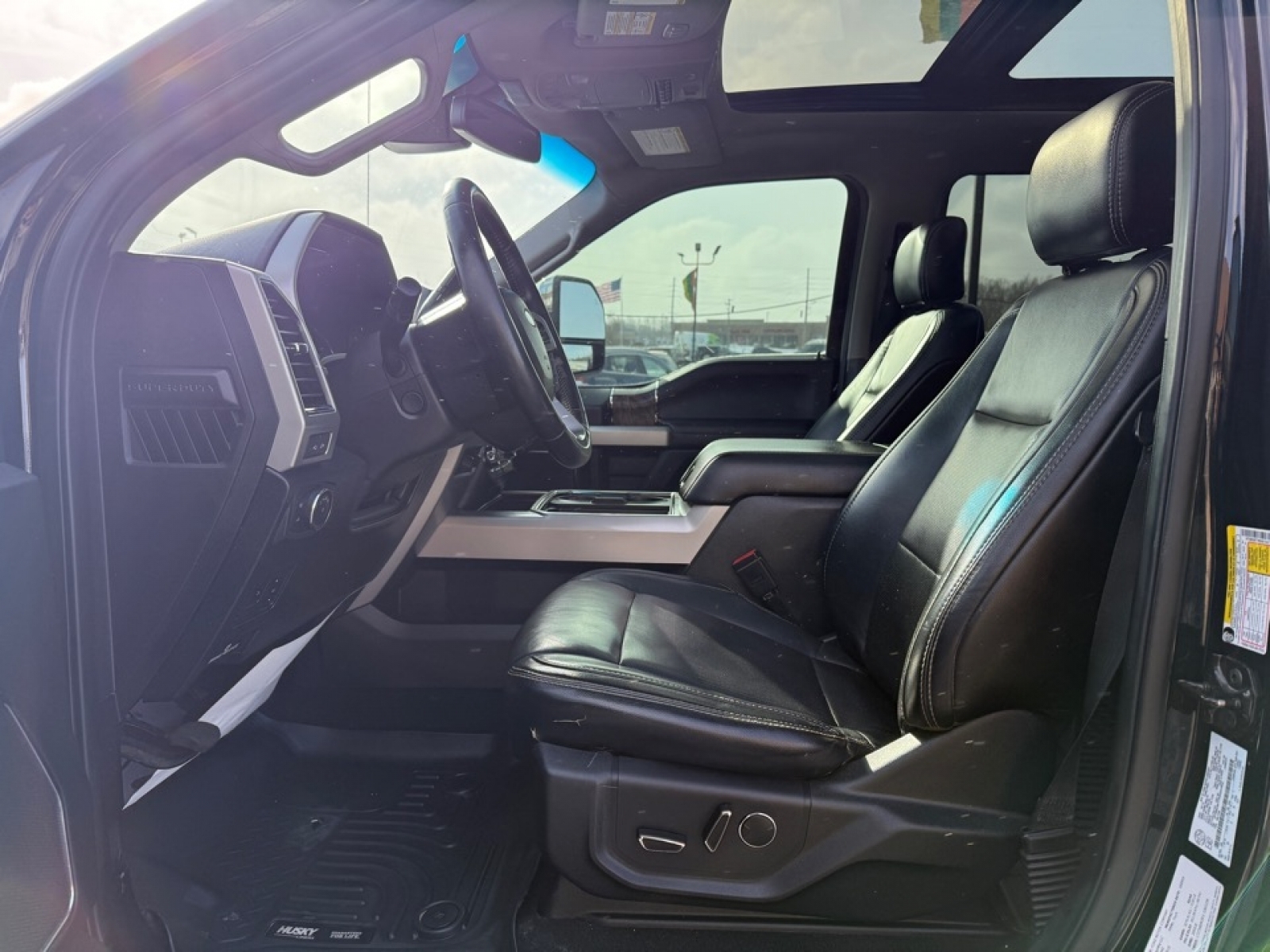 2019 Ford F-350 LARIAT, 39270, Photo