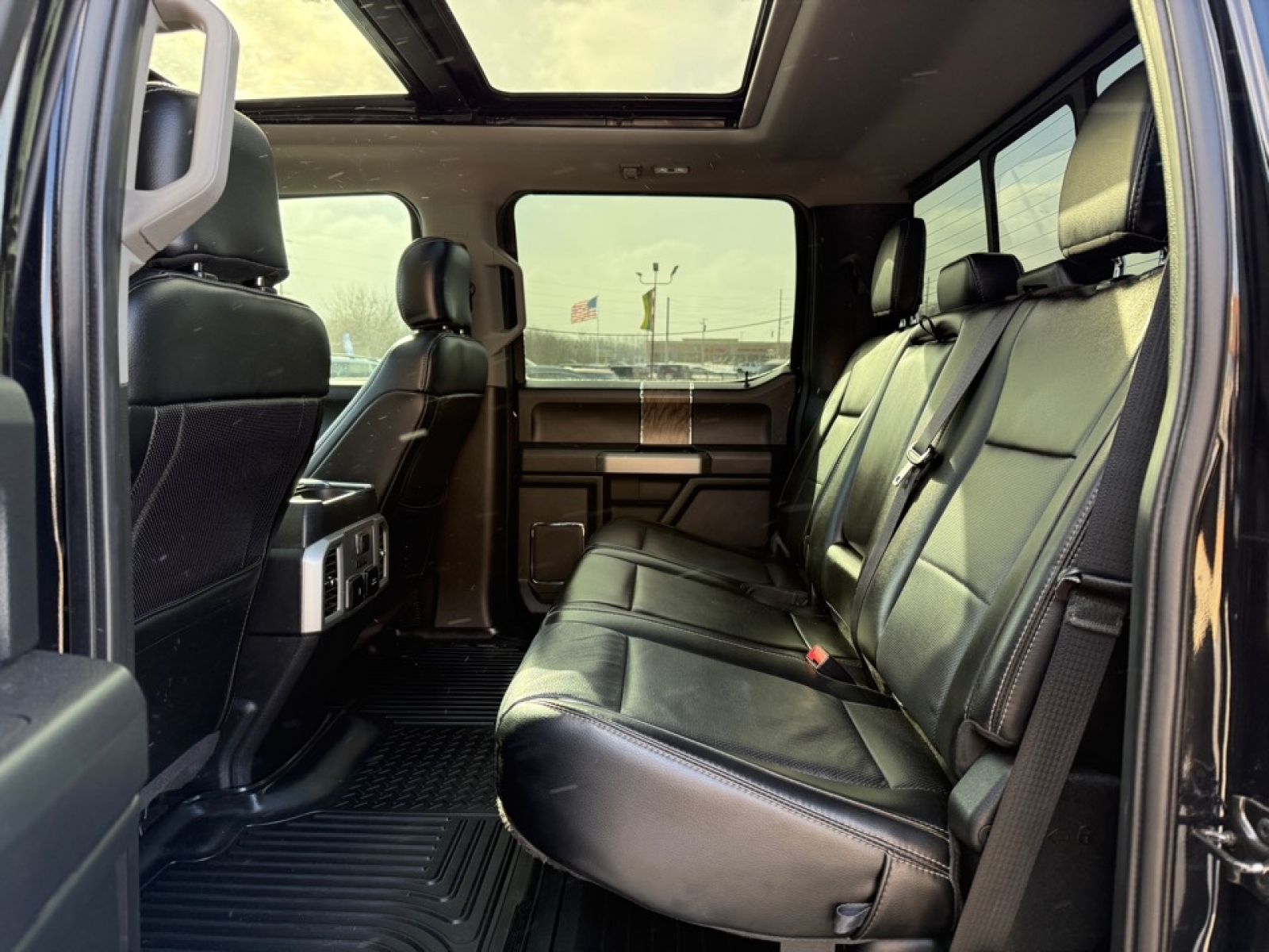 2019 Ford F-350 LARIAT, 39270, Photo