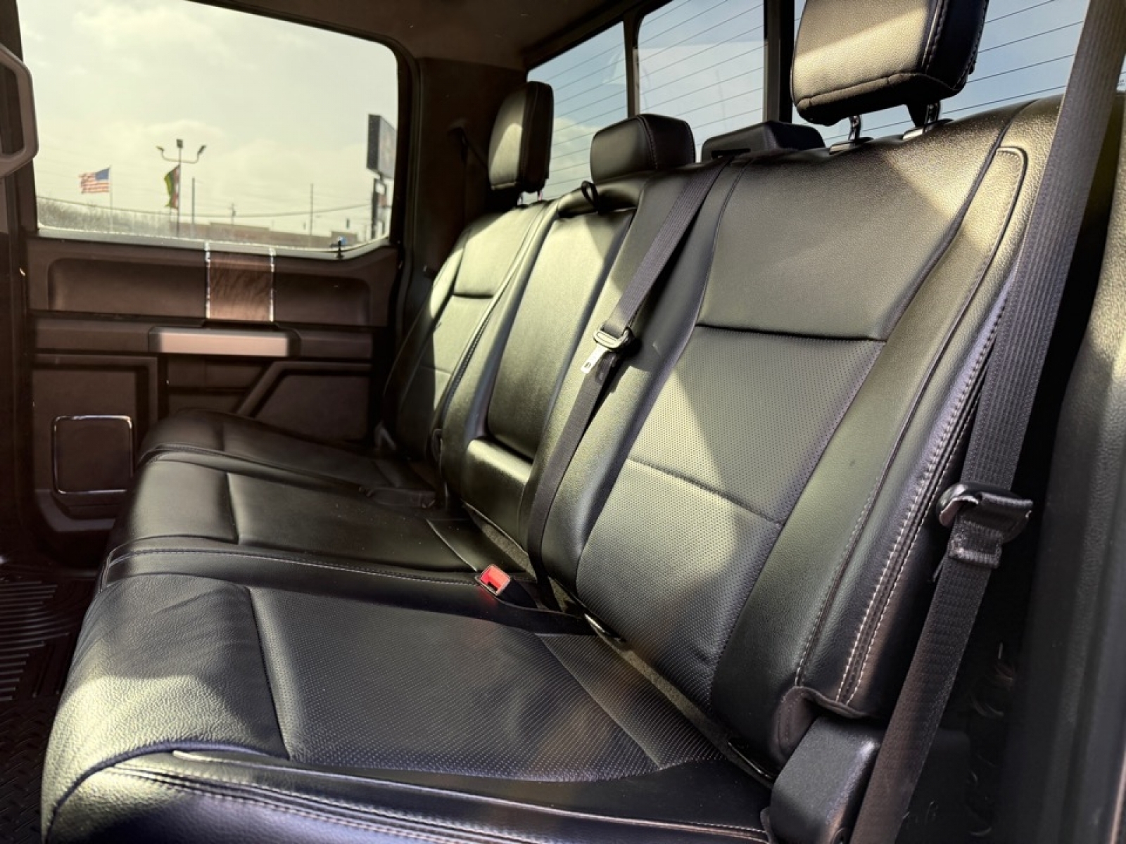 2019 Ford F-350 LARIAT, 39270, Photo