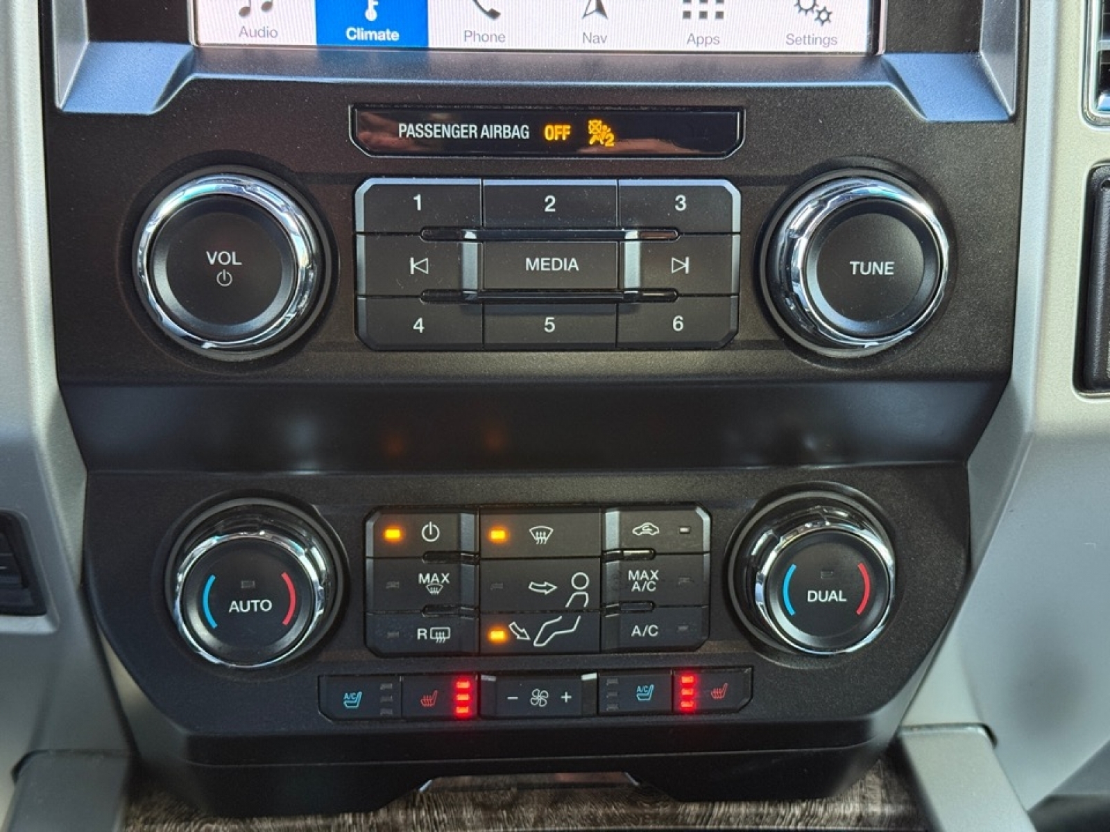 2019 Ford F-350 LARIAT, 39270, Photo