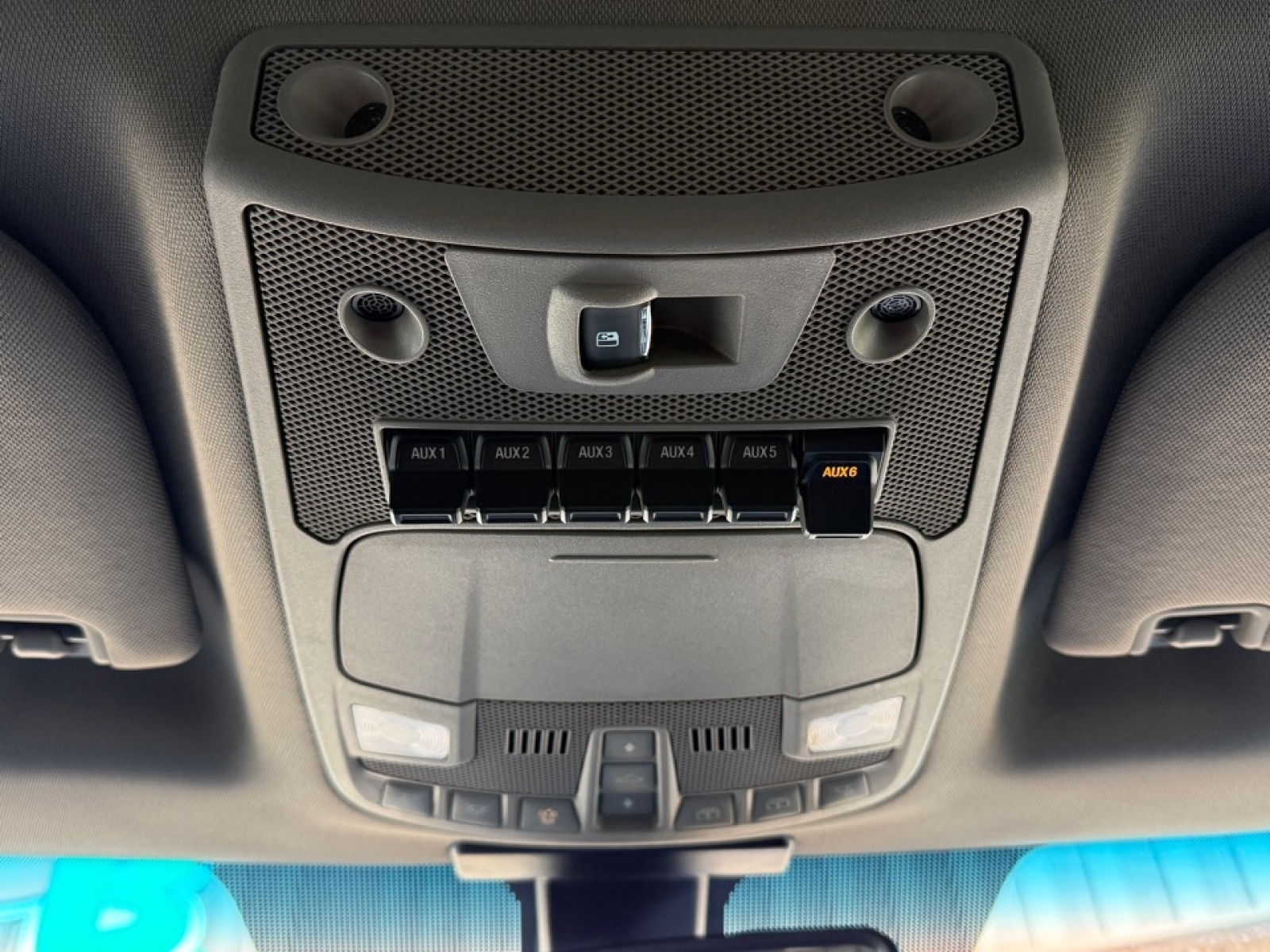 2019 Ford F-350 LARIAT, 39270, Photo