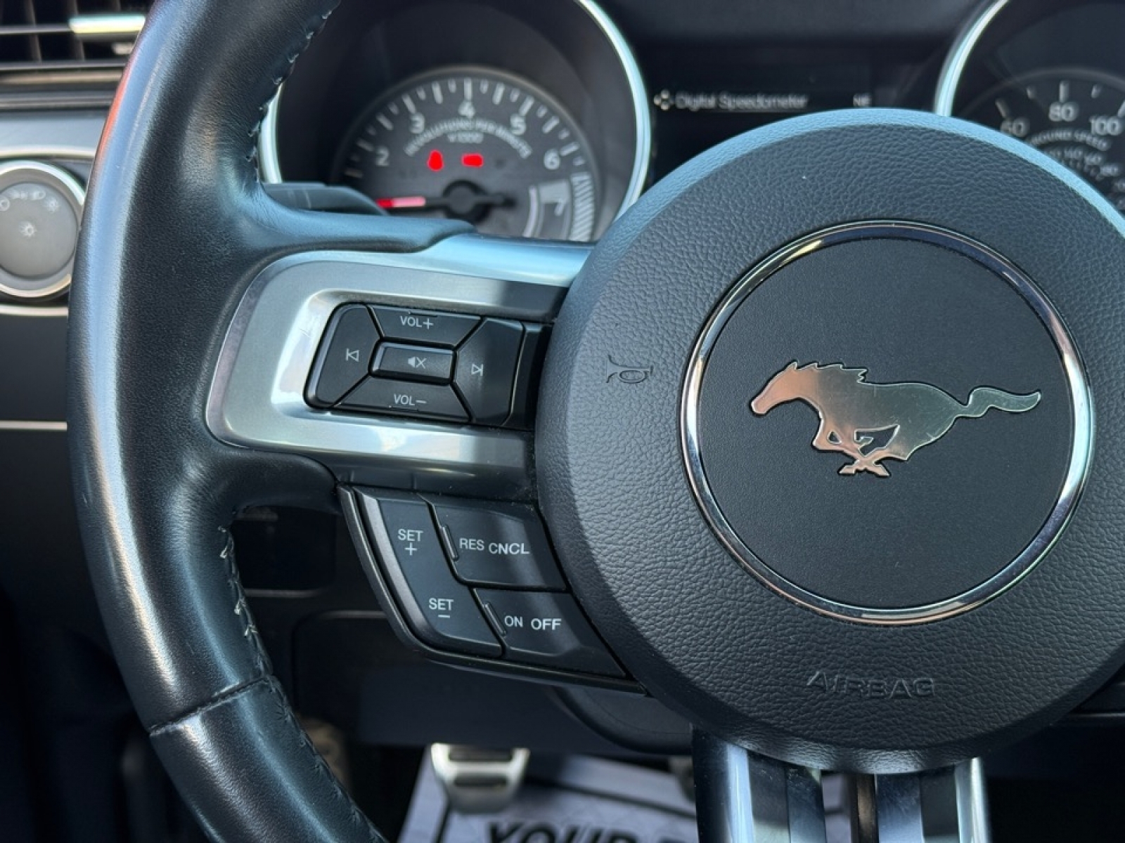 2019 Ford Mustang EcoBoost Premium, 39115, Photo