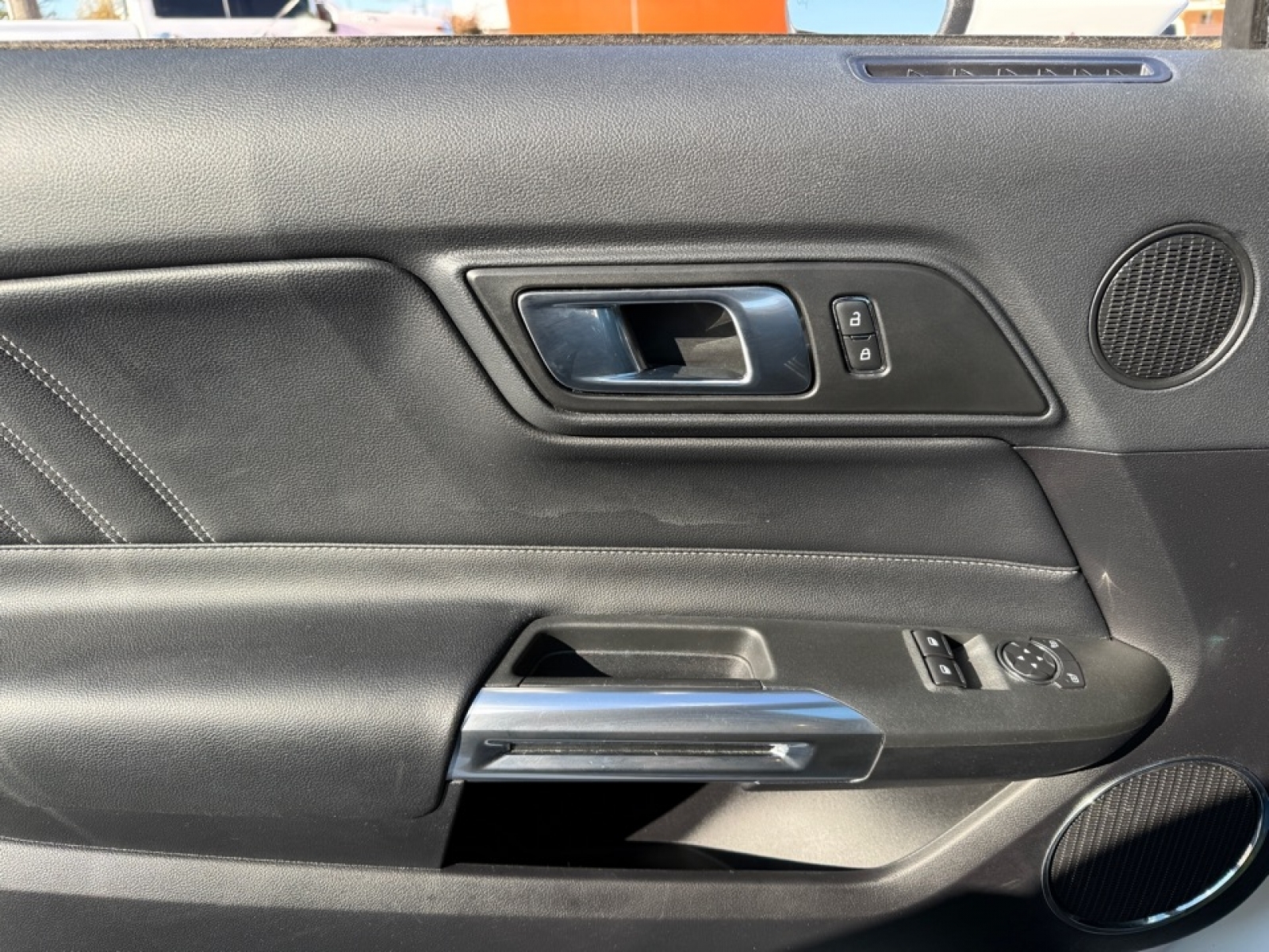 2019 Ford Mustang EcoBoost Premium, 39115, Photo