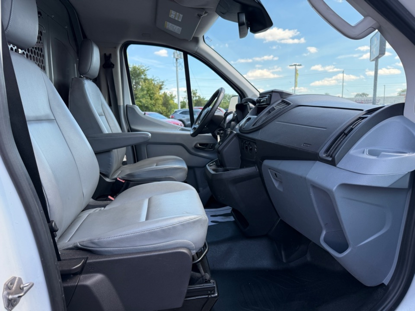 2019 Ford Transit photo 8