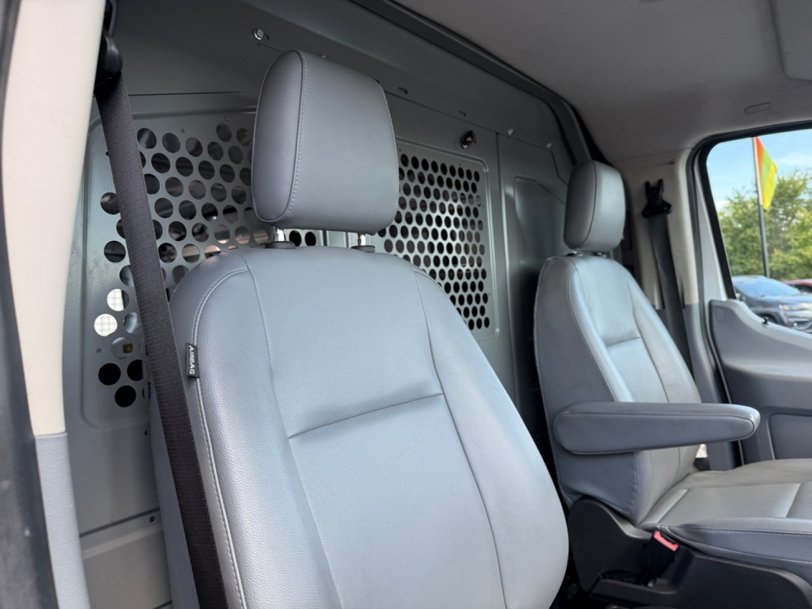 2019 Ford Transit photo 11