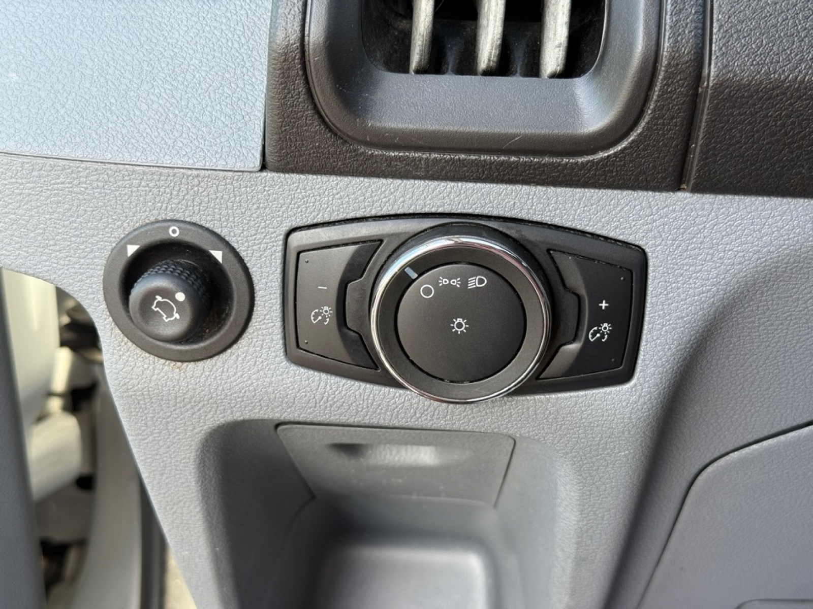 2019 Ford Transit photo 29