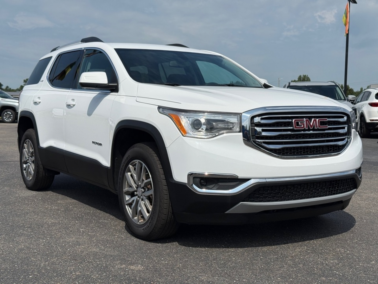 2019 GMC Acadia SLE-2, 38762, Photo