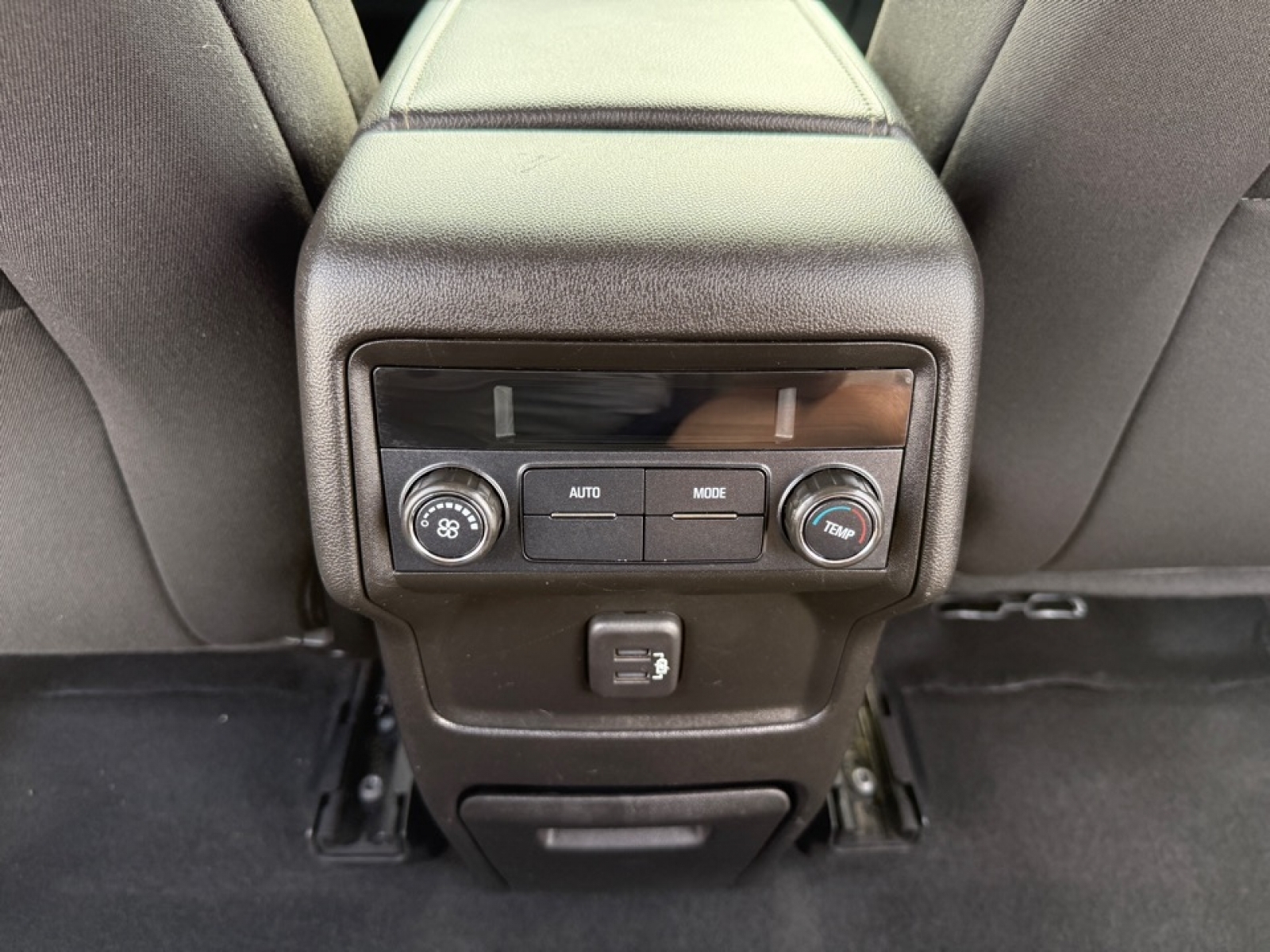 2019 GMC Acadia SLE-2, 38762, Photo