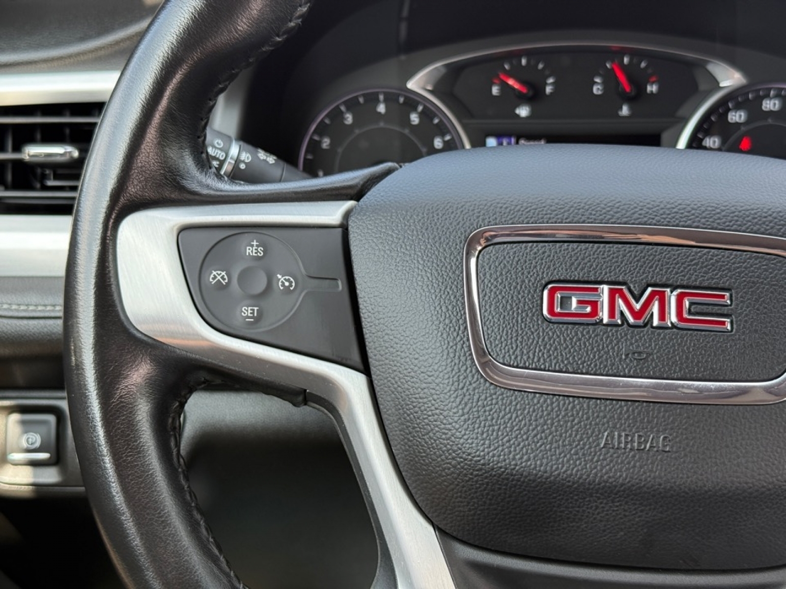 2019 GMC Acadia SLE-2, 38762, Photo