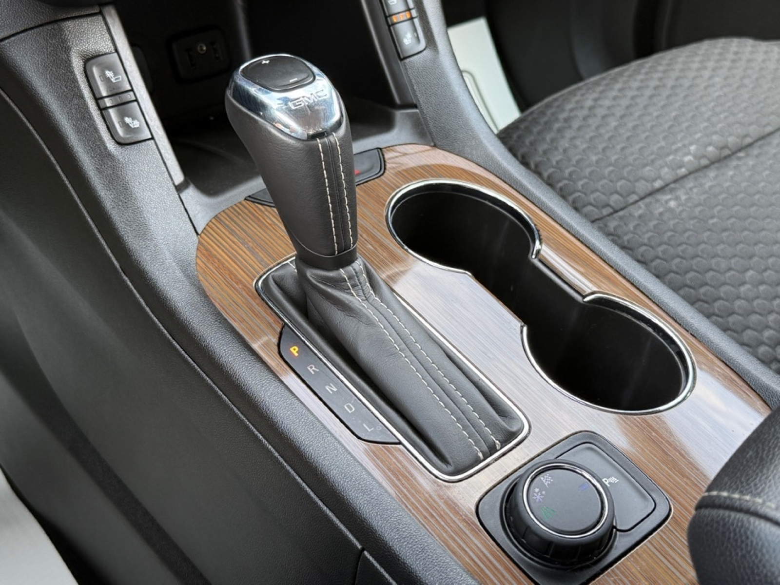 2019 GMC Acadia SLE-2, 38762, Photo