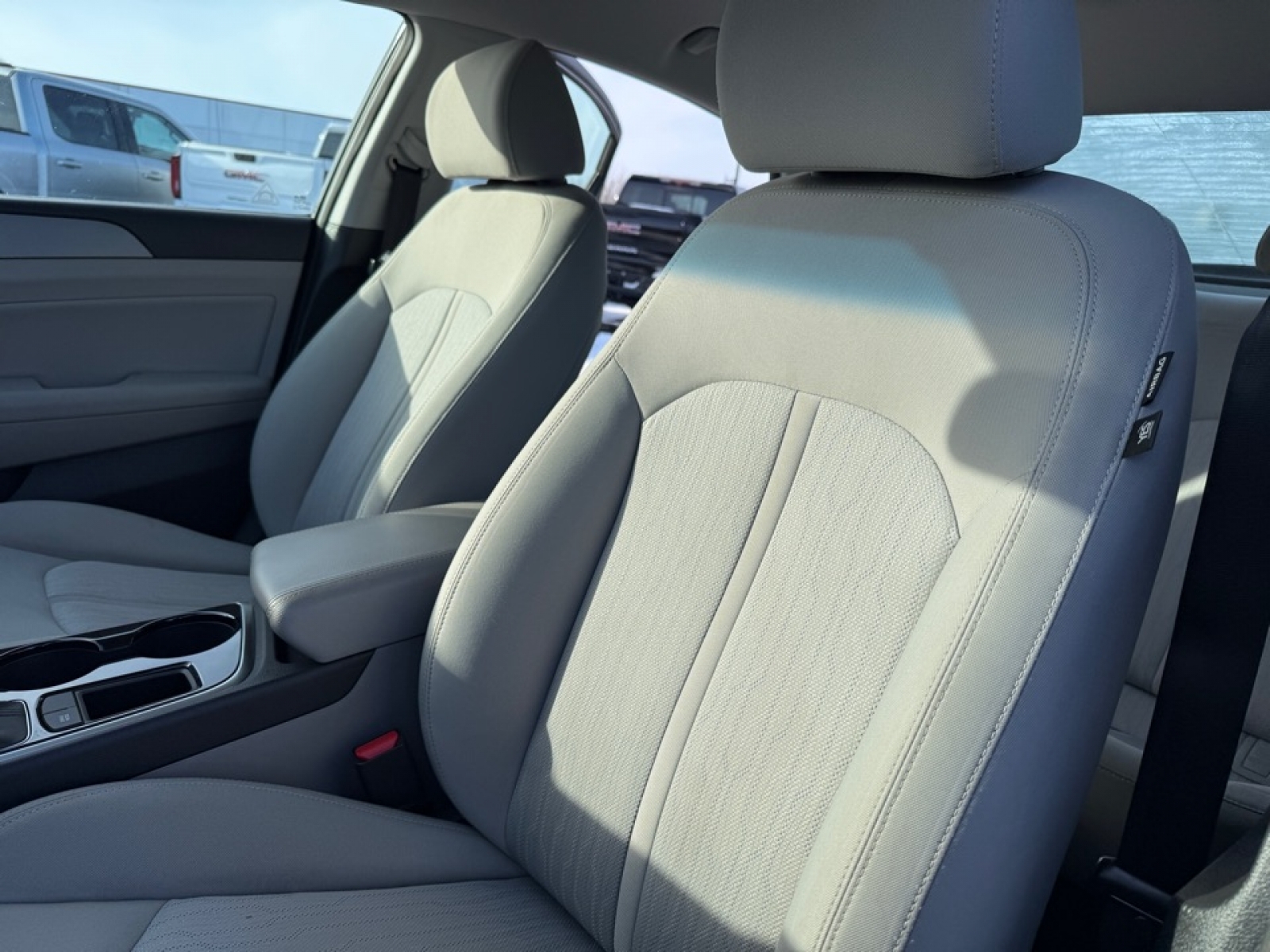 2019 Hyundai Sonata Hybrid SE, 39439, Photo