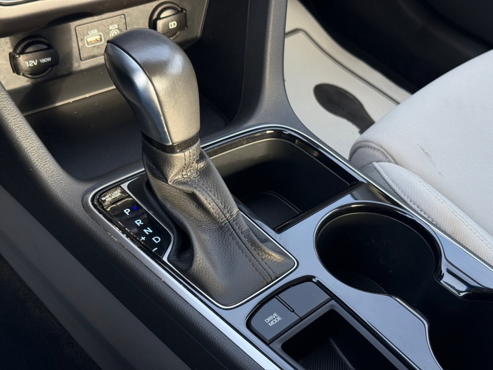 2019 Hyundai Sonata Hybrid SE, 39439, Photo