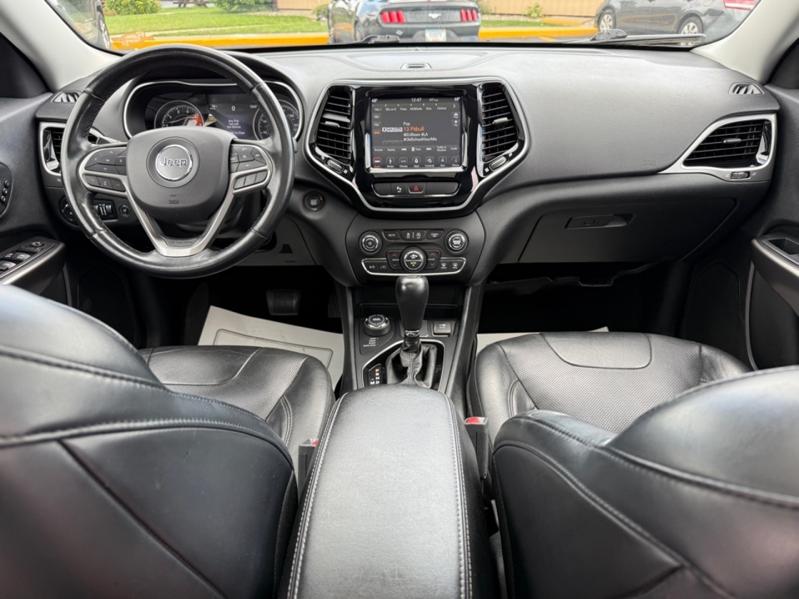 2019 Jeep Cherokee Limited photo 18