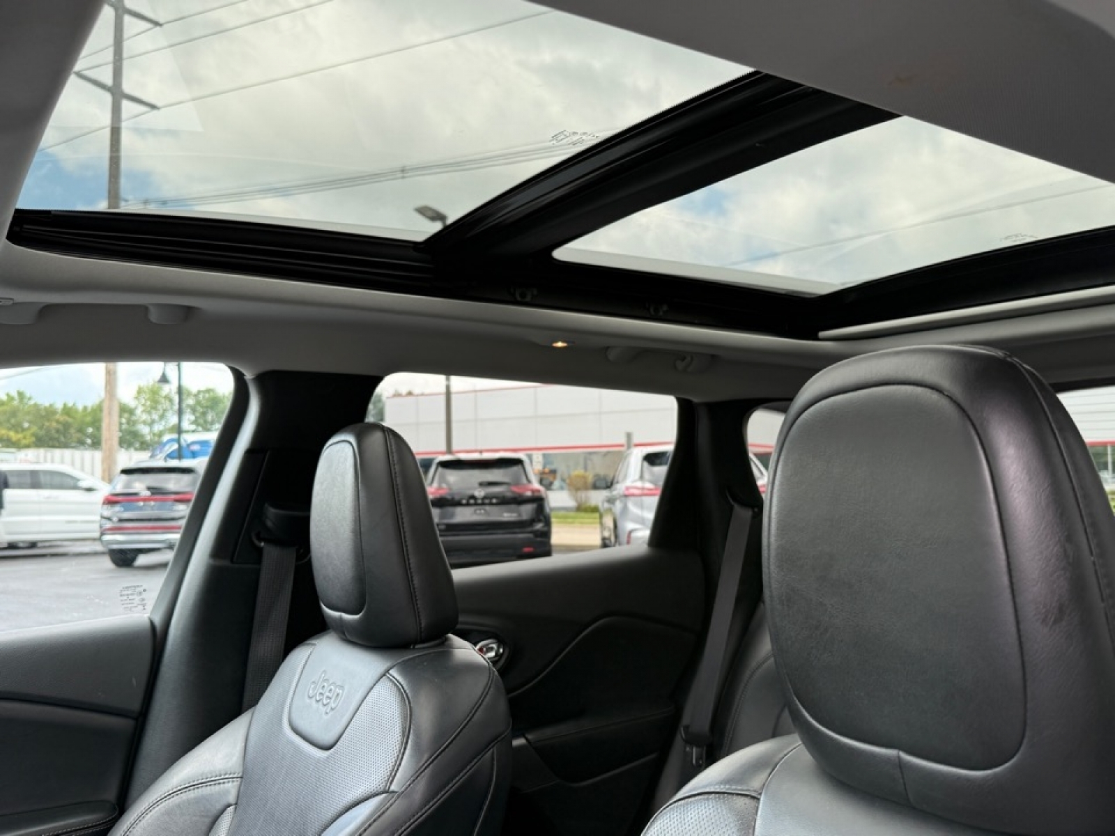 2019 Jeep Cherokee Limited photo 36