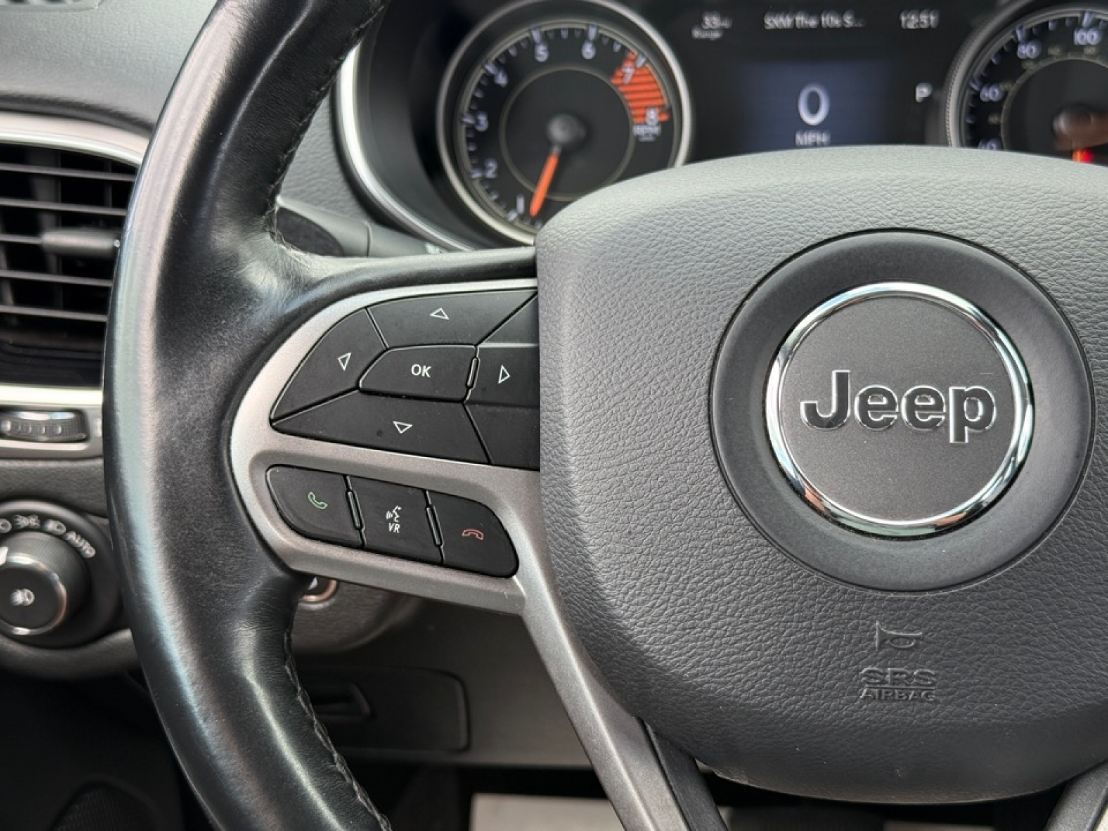 2019 Jeep Cherokee Limited photo 22