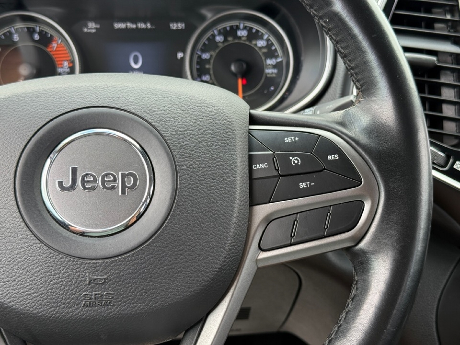 2019 Jeep Cherokee Limited photo 23